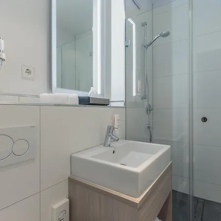 Bahnlounge 1907 B&B 노이엔슈타트 암 코허